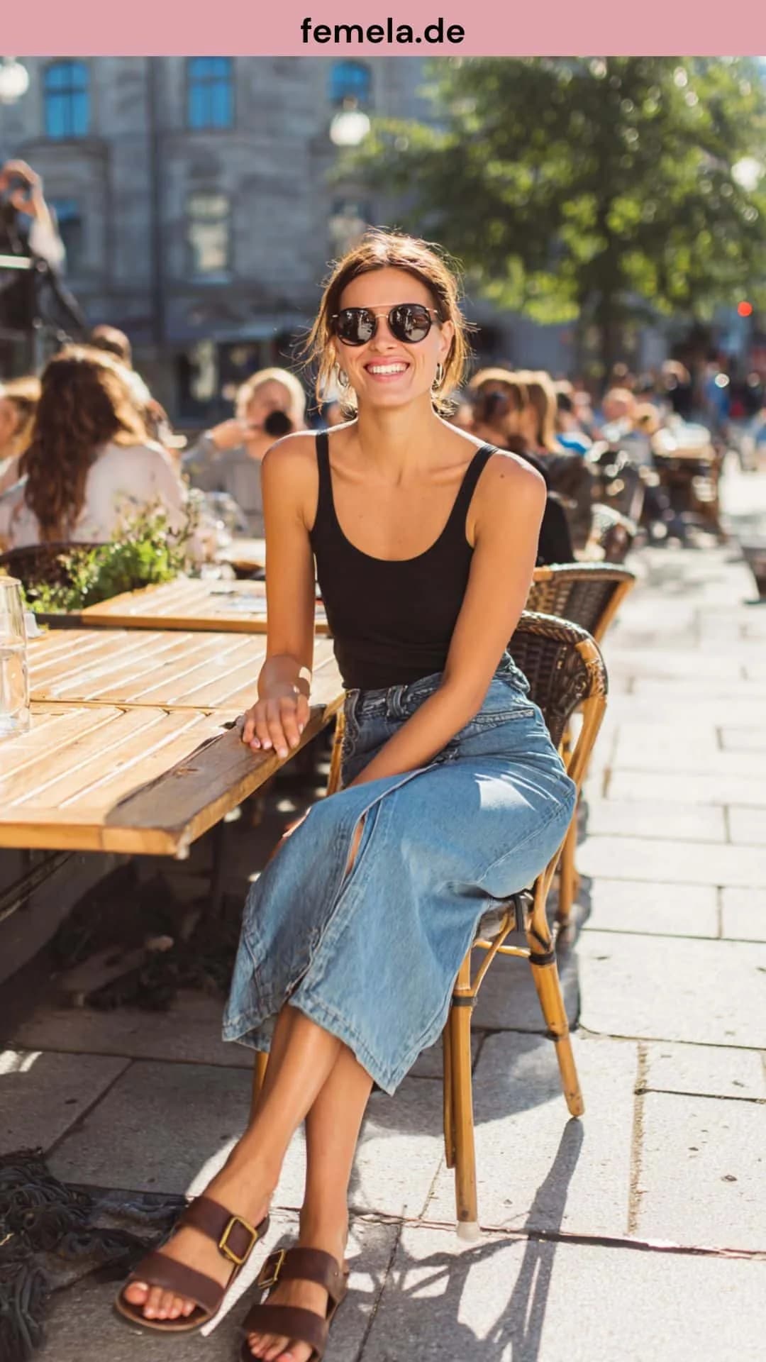 jeansrock-kombinieren-sommer-midi