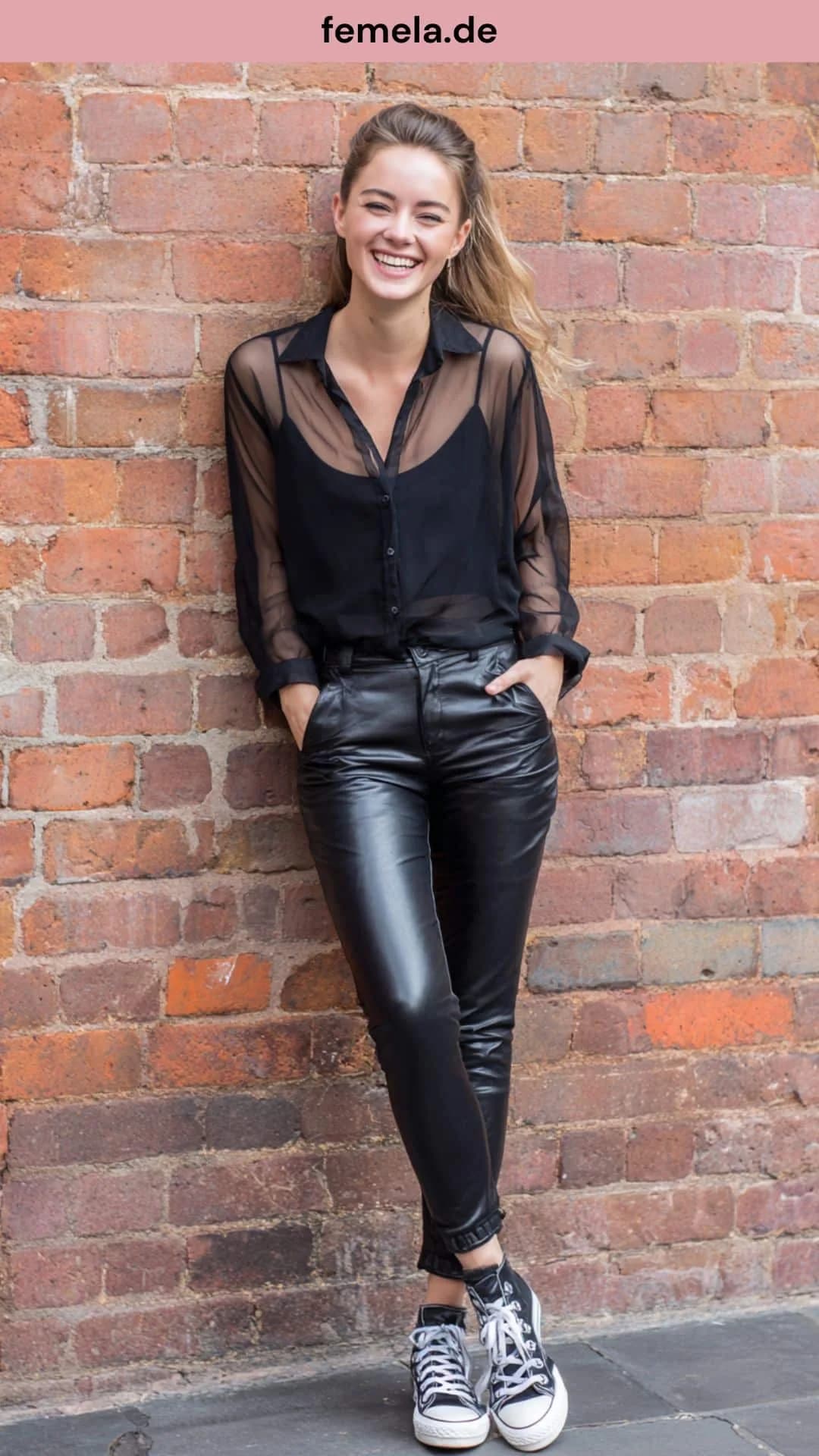 rock-chic-outfit-schwarze-bluse-lederhose