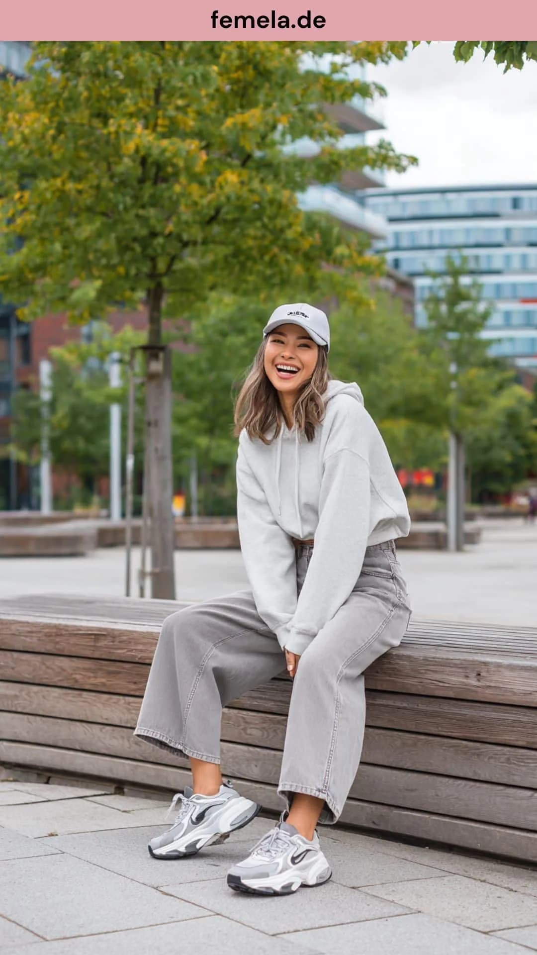sporty-outfit-graue-wide-leg-jeans
