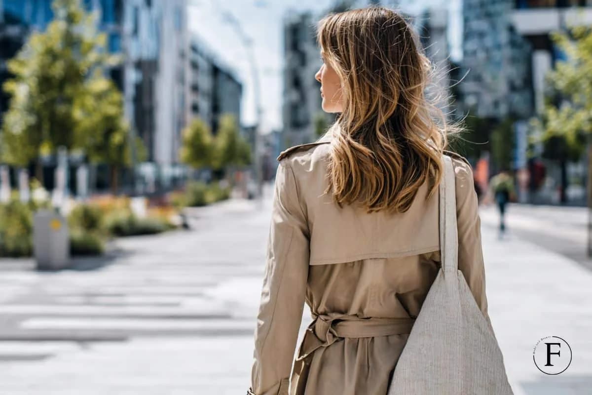 trenchcoat-outfit-klassisch-beige-titelbild
