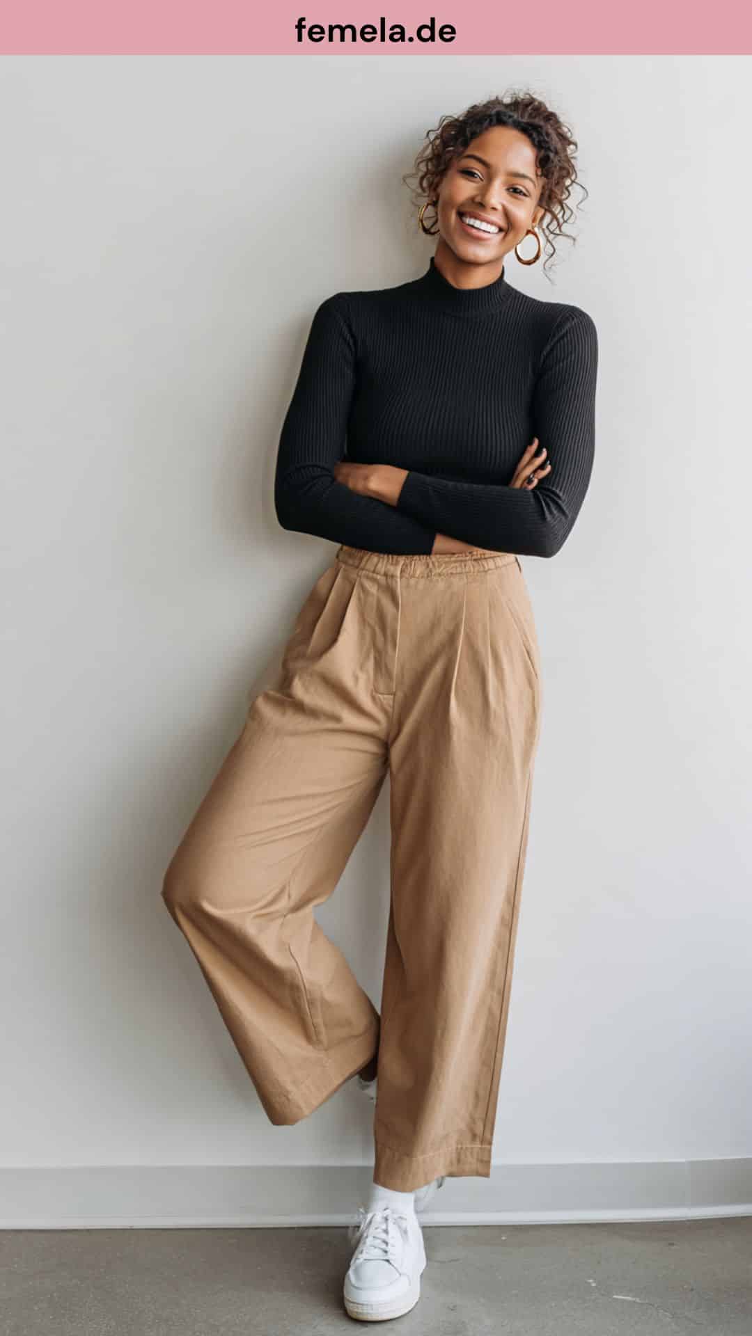 Kreatives Outfit mit camel-farbener Marlene-Hose und Sneakern