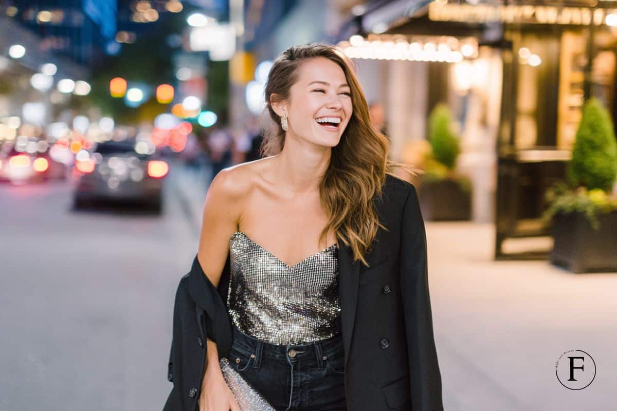 Jeans Party Outfit: 9 Styling-Ideen für deinen glanzvollen Auftritt