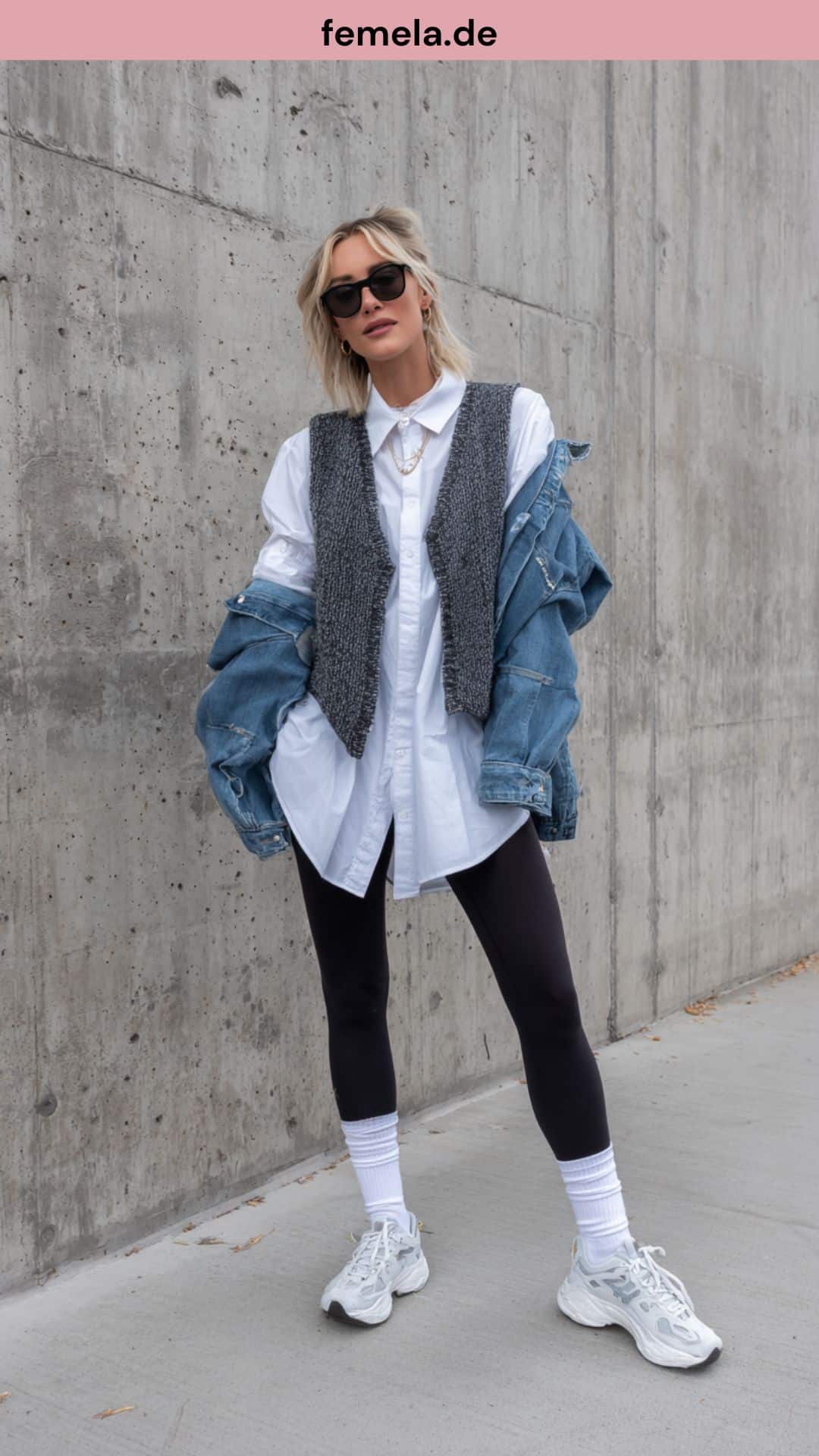 Lagenlook mit Leggings, langem Hemd, Pullunder und Oversized Jeansjacke.