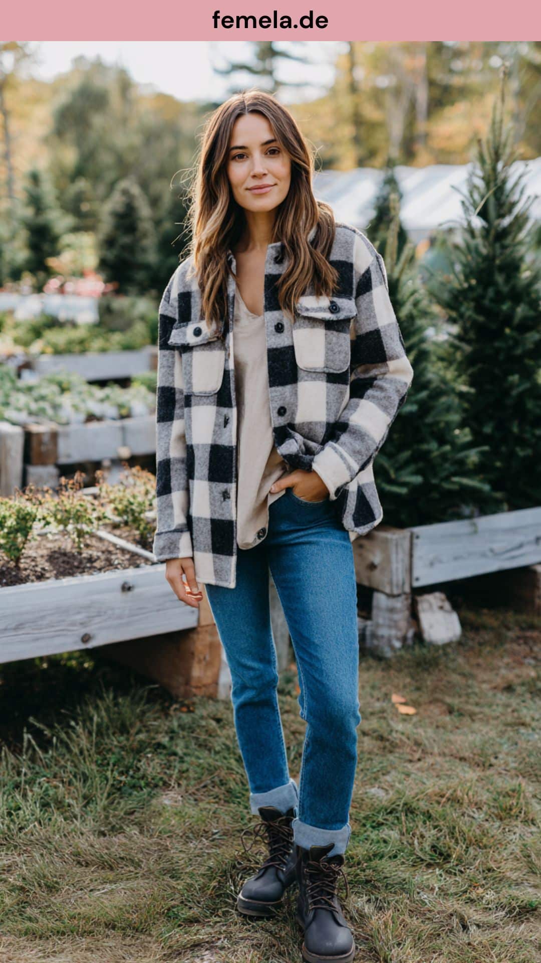 Lässiger Look mit karierter Hemdjacke für Haus und Garten.